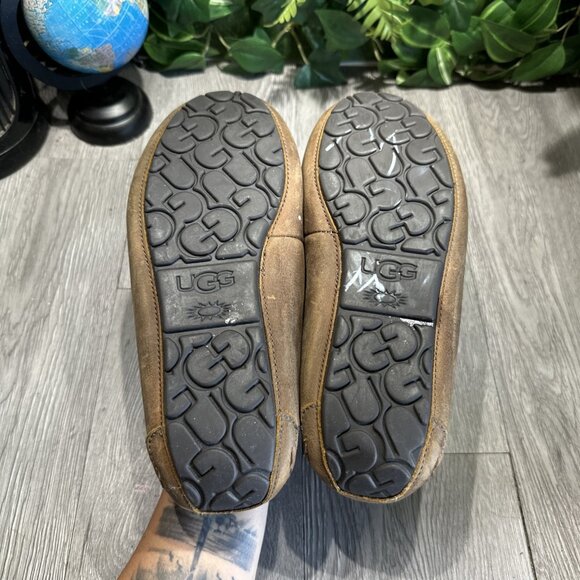 UGG Olsen Slippers Tan Leather House Shoes Moccasins 1112441 Men Size 7 W 8.5 - Picture 7 of 9